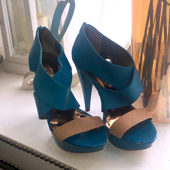 Carlos Santana Turquoise and tan stacked 4 inch heel - Picture 1 of 5